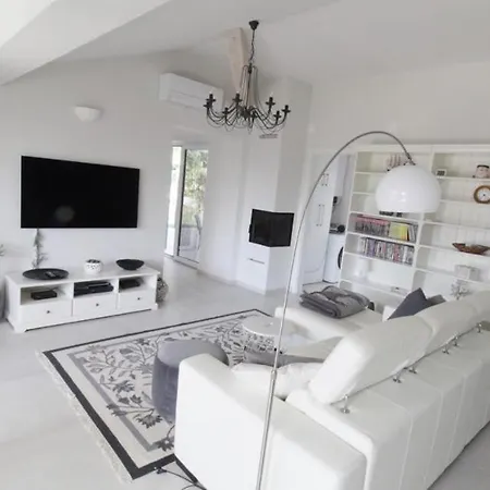 House Andreja Holiday home *